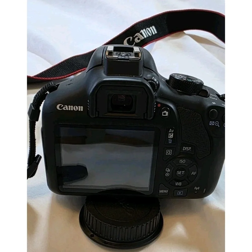 Canon EOS Rebel T6 DSLR Bundle - Shutter Count 6475 - NEW 75-300mm Lens & Case